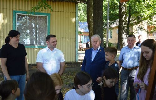 Депутат Госсовета РТ посетил детские лагеря Лаишевского района