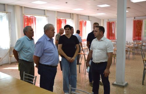 Депутат Госсовета РТ посетил детские лагеря Лаишевского района