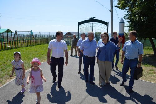 Депутат Госсовета РТ посетил детские лагеря Лаишевского района