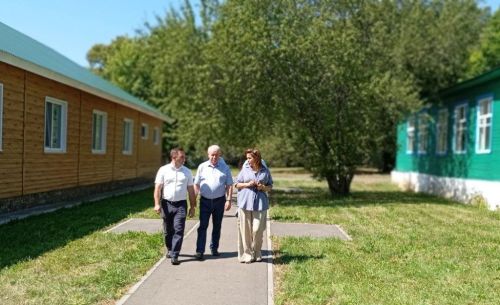 Депутат Госсовета РТ посетил детские лагеря Лаишевского района