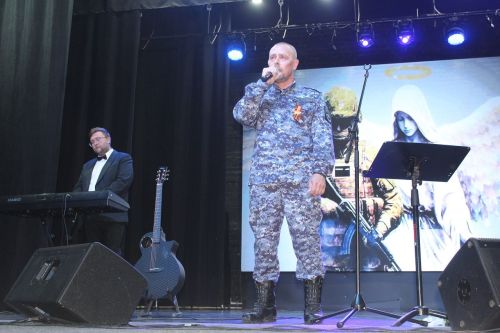 Игорь Горчаков подарил лаишевцам «Песни великой земли»