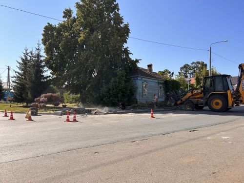 В Лаишево обновляют тротуар