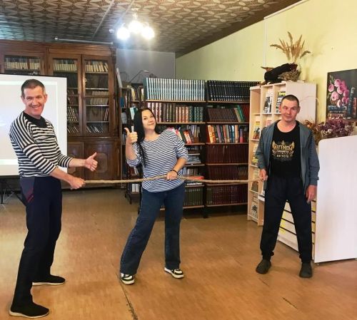 В Центральной библиотеке зажигали на спорт-пати «А мы в тельняшках!»