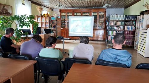 В Центральной библиотеке зажигали на спорт-пати «А мы в тельняшках!»