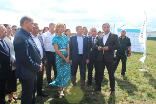 Министр сельского хозяйства России Оксана Лут посетила форум «Русское поле» в Лаишевском районе