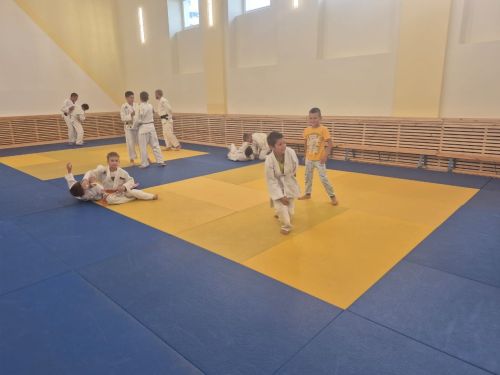 В Нармонке после капитального ремонта открыли спортивный зал