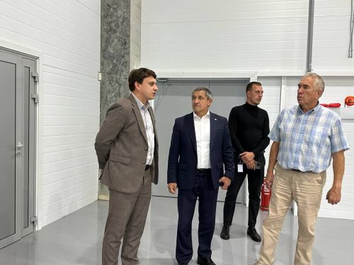 Глава Лаишевского района познакомился с производителем аккумуляторов