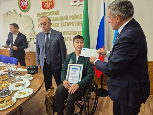 Глава района встретился с участниками Чемпионата профессионального мастерства Абилимпикс
