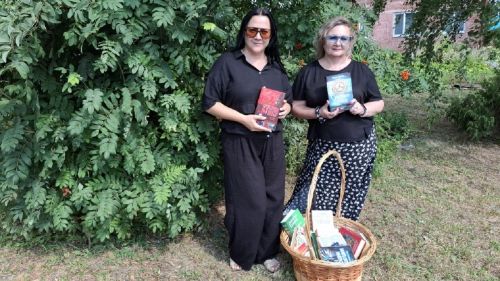 Акцию «Читают все!» на лаишевских улицах провели ко Всемирному дню книголюбов