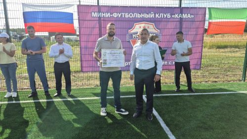 Сегодня в деревне  Старая Пристань открыли спортивную площадку по мини-футболу