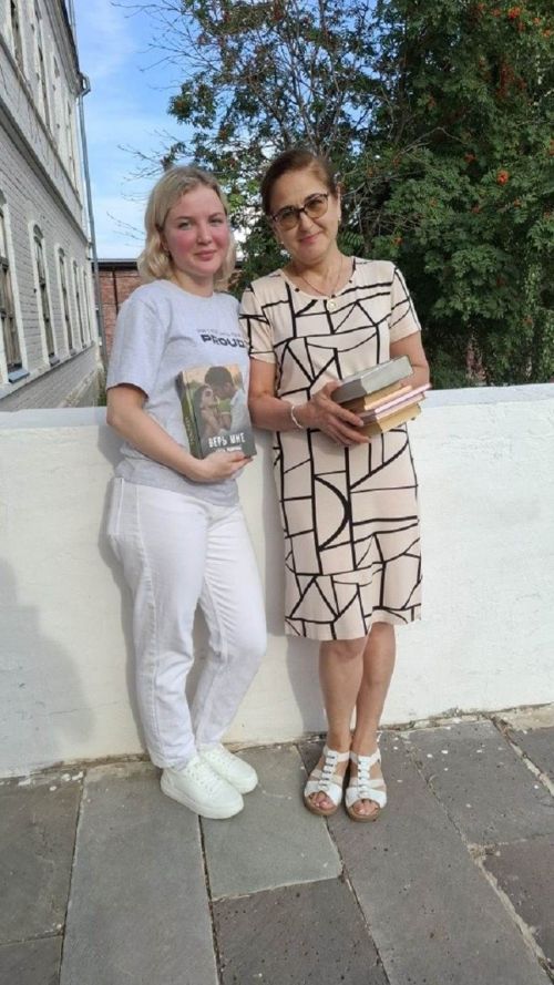 Бүген Бөтендөнья китап яратучылар көне билгеләп үтелә.