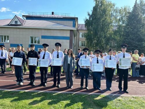 Яркое торжество Дня знаний в ЛТЭТ: патриотизм, награды и вдохновение