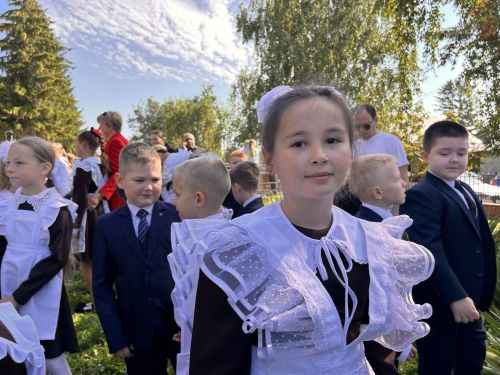 Лаешның 2нче мәктәбендә Белем көнен каршыладылар