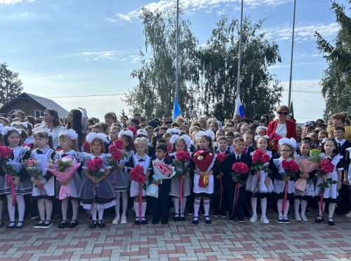 Лаешның 2нче мәктәбендә Белем көнен каршыладылар