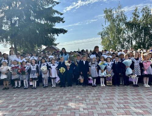 Лаешның 2нче мәктәбендә Белем көнен каршыладылар