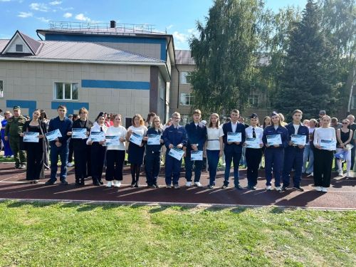 Яркое торжество Дня знаний в ЛТЭТ: патриотизм, награды и вдохновение