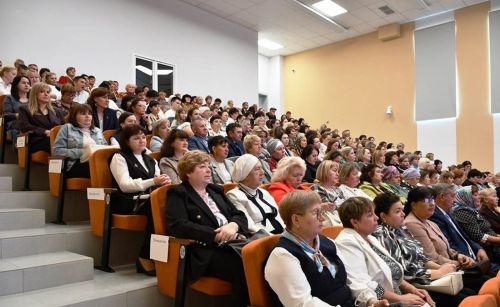 Лаеш районыннан күп балалы гаилә микроавтобус алды