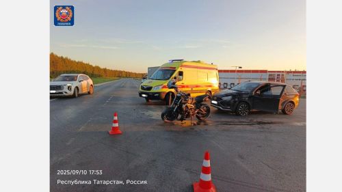 Мотоциклист пострадал в столкновении с LADA Vesta