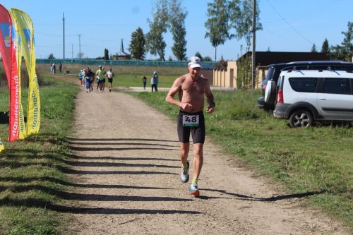 В Лаишевском районе проходит забег «Держись в Державино» в формате «Backyard Ultra Trail»