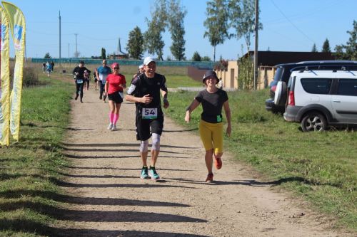 В Лаишевском районе проходит забег «Держись в Державино» в формате «Backyard Ultra Trail»