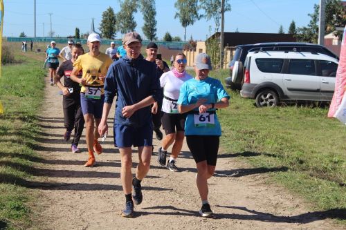 В Лаишевском районе проходит забег «Держись в Державино» в формате «Backyard Ultra Trail»