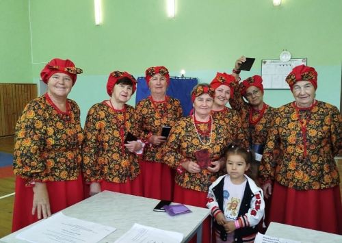 Голосует Орел — с песнями и шутками