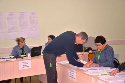 Семья Шавалеевых проголосовала на выборах в селе Державино