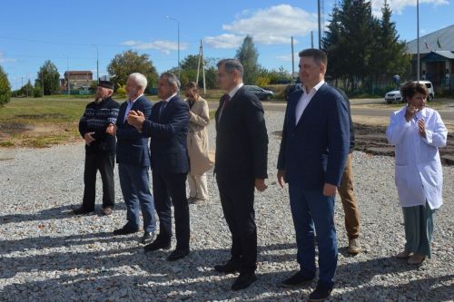 Новый ФАП в селе Татарские Саралы: встреча с главой района
