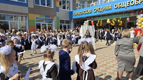 В День знаний в Лаишевском районе наградили детей, которые работали летом в агрофирме