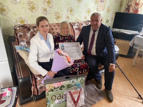 В Лаишевском районе ветерана труда поздравили с 85-летием