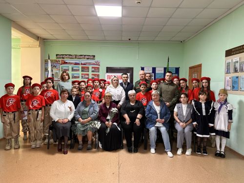 В Лаишевской школе №3 торжественно открыли экспозицию «Наши выпускники — участники СВО»