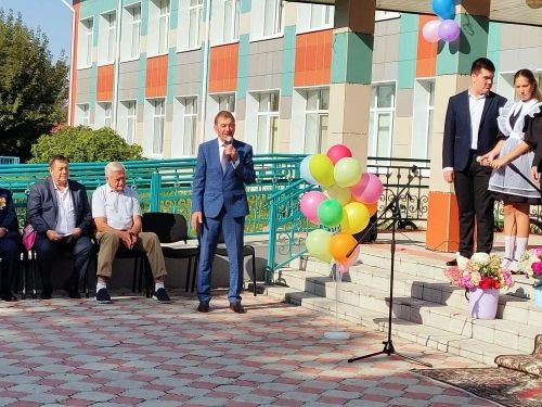 Рассказываем, как прошел первый день нового учебного года в Лаишевском районе