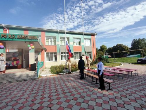 Рассказываем, как прошел первый день нового учебного года в Лаишевском районе