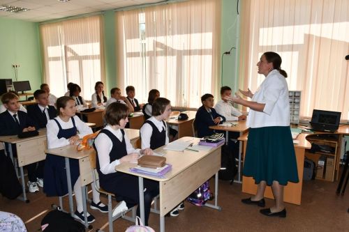 Никольская гимназия получила имя Льва Толстого