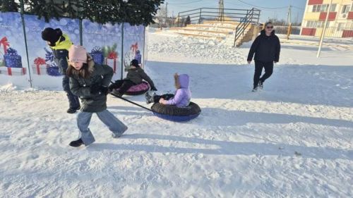 Кышкы стартлар балаларны чыршы янында җыйды