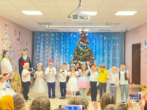 Новогодние утренники дарят счастье детям Лаишевского района