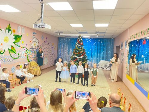 Новогодние утренники дарят счастье детям Лаишевского района