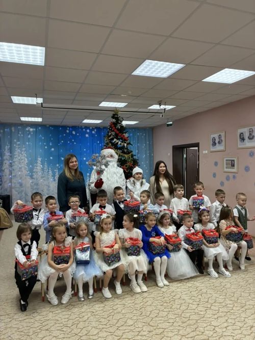 Новогодние утренники дарят счастье детям Лаишевского района