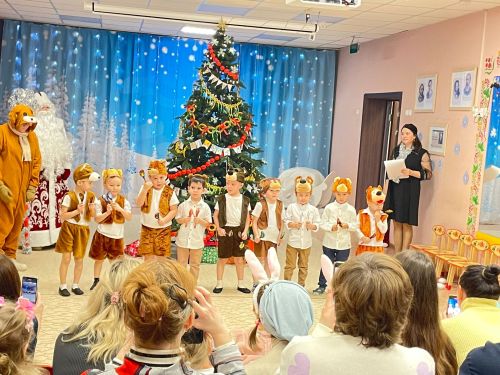 Новогодние утренники дарят счастье детям Лаишевского района