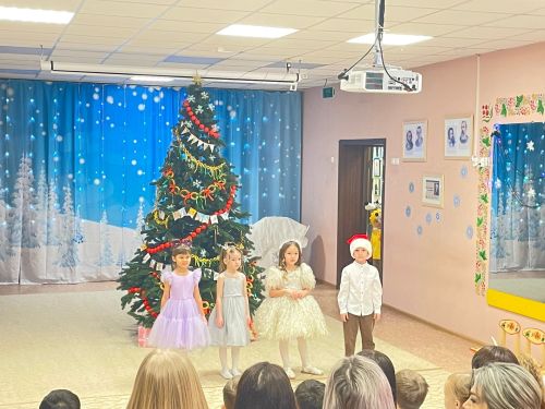 Новогодние утренники дарят счастье детям Лаишевского района