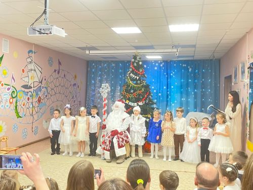 Новогодние утренники дарят счастье детям Лаишевского района
