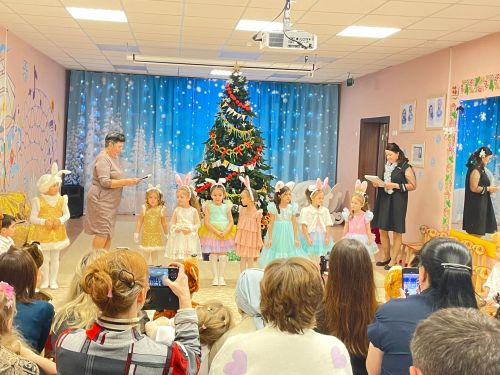 Новогодние утренники дарят счастье детям Лаишевского района