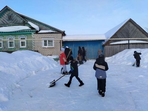 «Орлята» Лаишевского района помогли односельчанам справиться с капризами природы