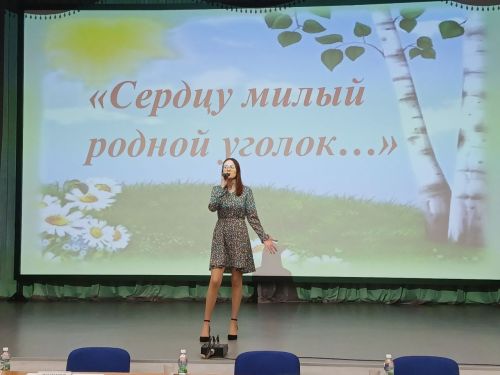 В Нармонском поселении творческие люди — выставка и концерт на встрече с руководством