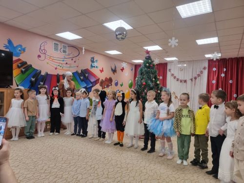 Новогодний утренник погрузил лаишевских ребят в атмосферу сказки