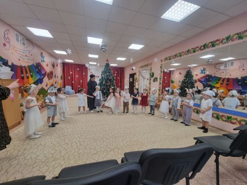 Новогодний утренник погрузил лаишевских ребят в атмосферу сказки