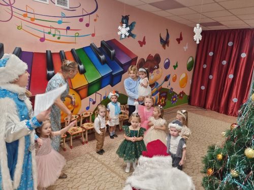 Новогодний утренник погрузил лаишевских ребят в атмосферу сказки