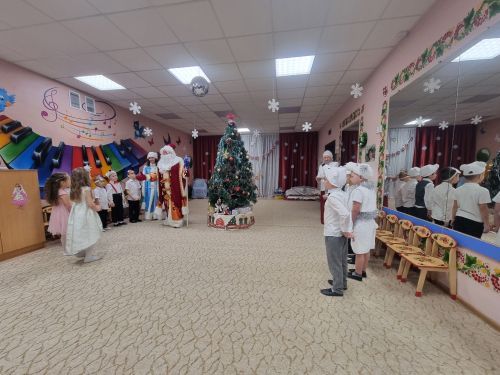 Новогодний утренник погрузил лаишевских ребят в атмосферу сказки