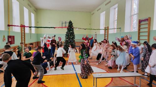 Новогодний праздник в Лаишевском районе подарил детям волшебство и радость