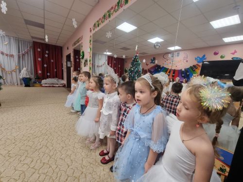 Новогодний утренник погрузил лаишевских ребят в атмосферу сказки